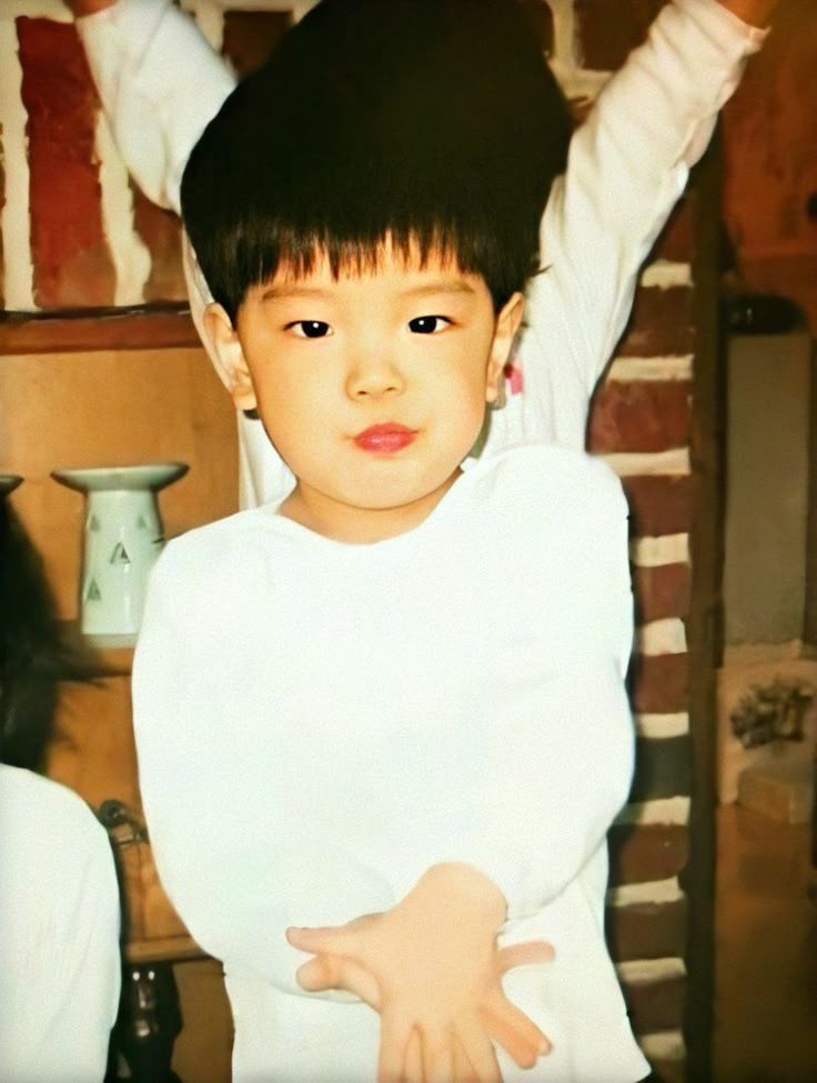 bbychanmin's tweet photo. susu ultra                            susu ultra milk
mimi kids https://t.co/pnvd0P0Fr6