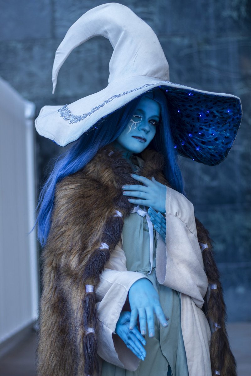Farron_ligthnin's tweet photo. Ranni 🌕🌌
#ELDENRING #Ranni #RanniTheWitch #EldenRingFanart #eldenringcosplay
#rannicosplay #soulslike
@ELDENRING https://t.co/fAWcV7LYjI
