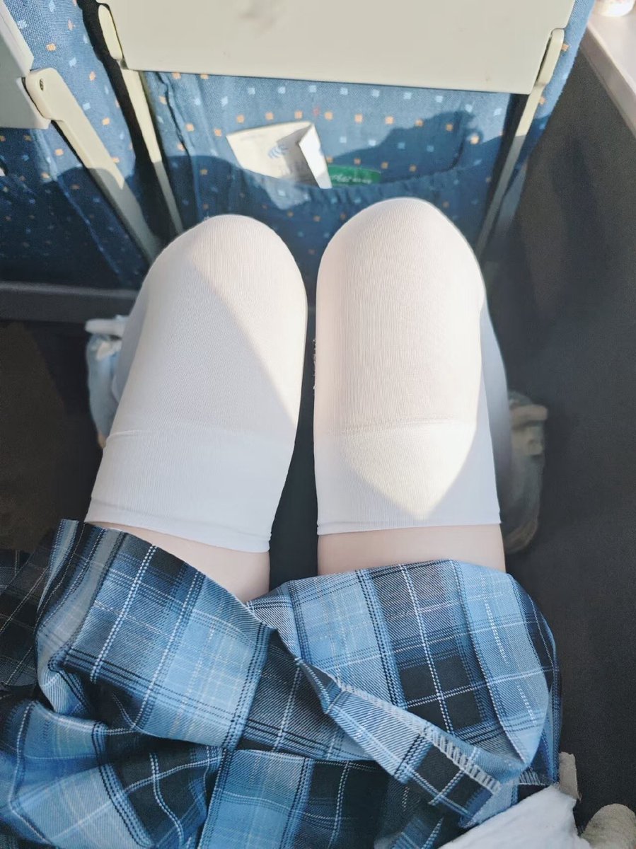 可可爱爱地回学校啦。#反差 #聊天 #女大