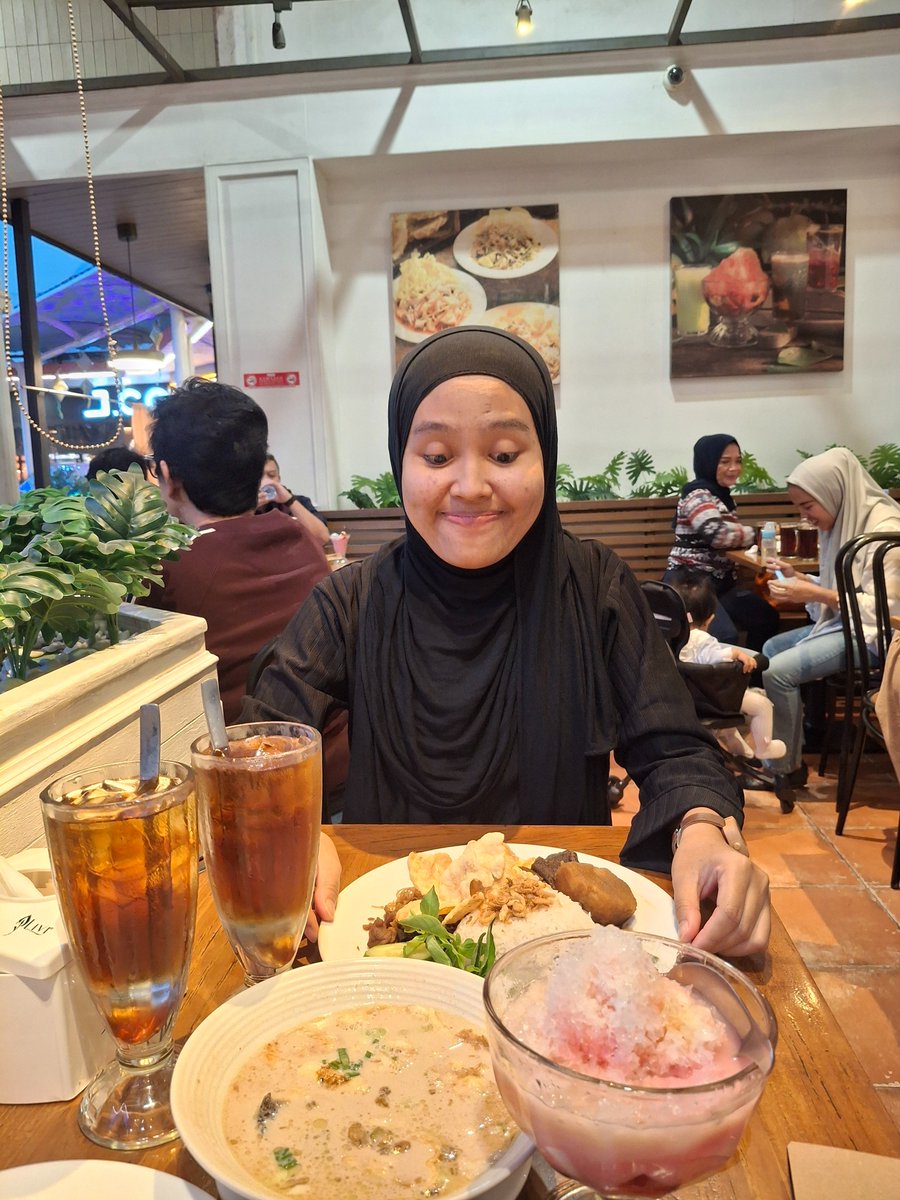 zygomaticus_m's tweet photo. Ngide ke botani karena ngak tau mau kemana lagi 

Bismillah jalan baik untuk orang baik 🌻 https://t.co/cXcMSZMWiI