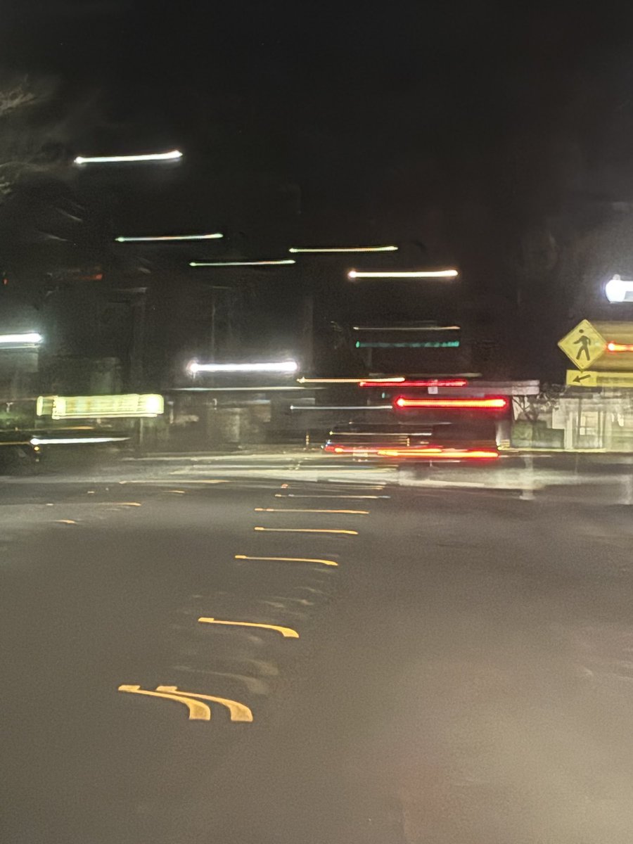 pr3ttyysk1nny's tweet image. I almost got into a huge crash, ran a stop sign, drove without a license, got pulled over and ALL I GOT WAS A WARNING #whiteprivilege