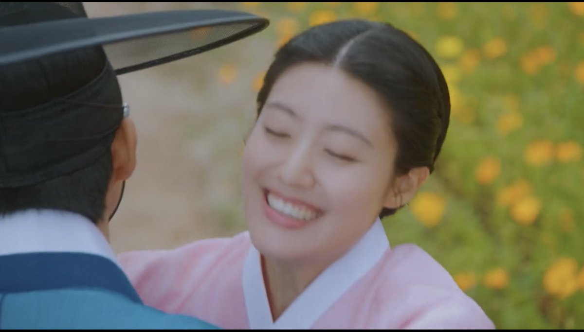 ilovechanyeol07's tweet photo. This series healed the trauma from many historical kdramas! loved it so much💝 ML &amp; FL are green flags, all others too, pleasant ost, nice cinematography😭I cried in happy tears🥺 their future meet made me weep more ❤️😭 a happy ending in every lifetime 😭❤️❤️

#ToMyBelovedThief https://t.co/Dyb0lsr5zj