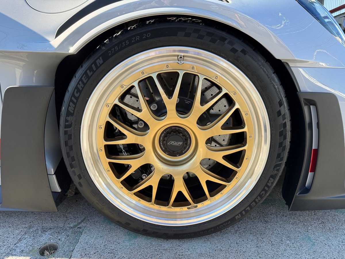 CREF_MotorSport's tweet image. 東京オートサロンで発表のBBS・RT88シリーズが発売になりました！

これはカッコいいぞ～

#bbs #rt88 #wheel #ホイール #オートサロン #porsche #992gt3rs #718GT4 #991GT3 #991GT3RS #centerlock #センターロック #ポルシェ #発売 #cref #クレフ #20inch #21inch #19inch #19インチ #20インチ