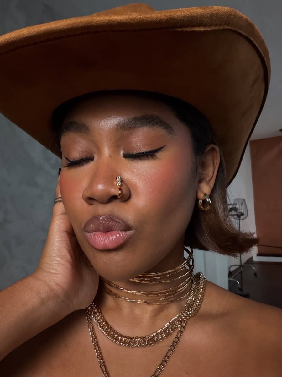 Rose May Alaba tweet media