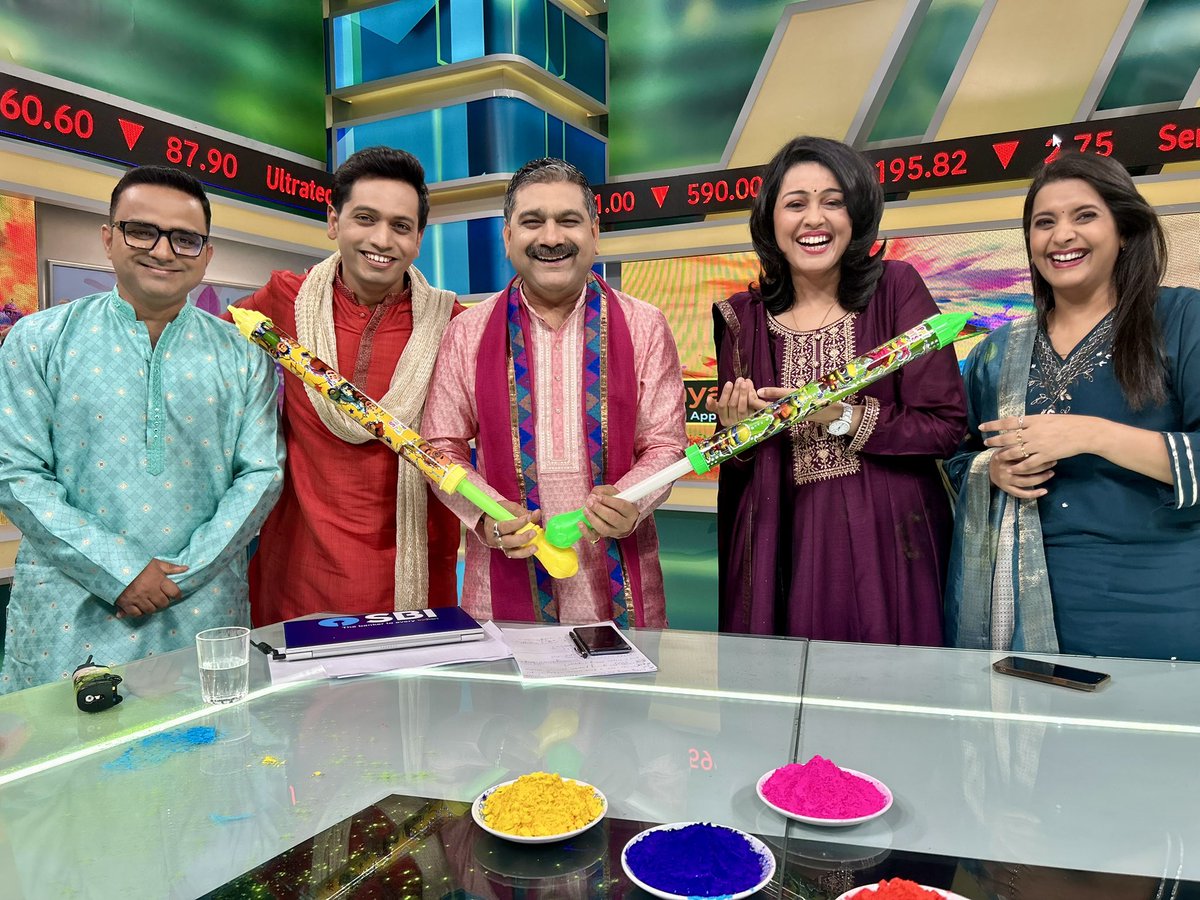 AnshBhilwar's tweet image. Lights. Camera. Rang! 🎥🌈

@Neha_1007 @MrituenjayZee @poojat_0211 @AnilSinghvi_ 

#holi #zeebusiness #behindthescenes