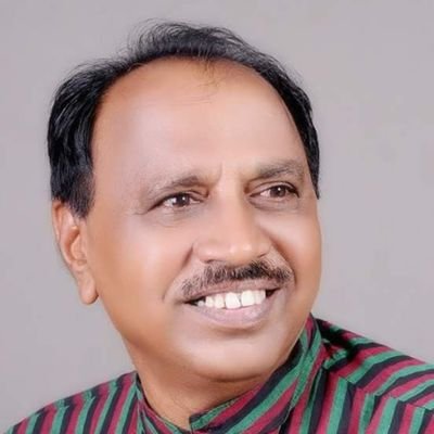 pramodbharane's tweet photo. मा.आमदार श्री. रामरावजी वडकुते साहेब यांना भारतीय जनता पार्टीकडुन राज्यसभेची उमेदवारी जाहीर झाल्याबद्दल खुप खुप अभिनंदन. मराठवाड्यातील धनगर समाज बांधवांसाठी अतिशय आनंदाची बाब आहे. धनगर समाज एस टी आरक्षण अमंलबजावणी करावी ही विनंती 💐💐💐💐
 @wadkute_ramrao https://t.co/sqQ07l6c3C