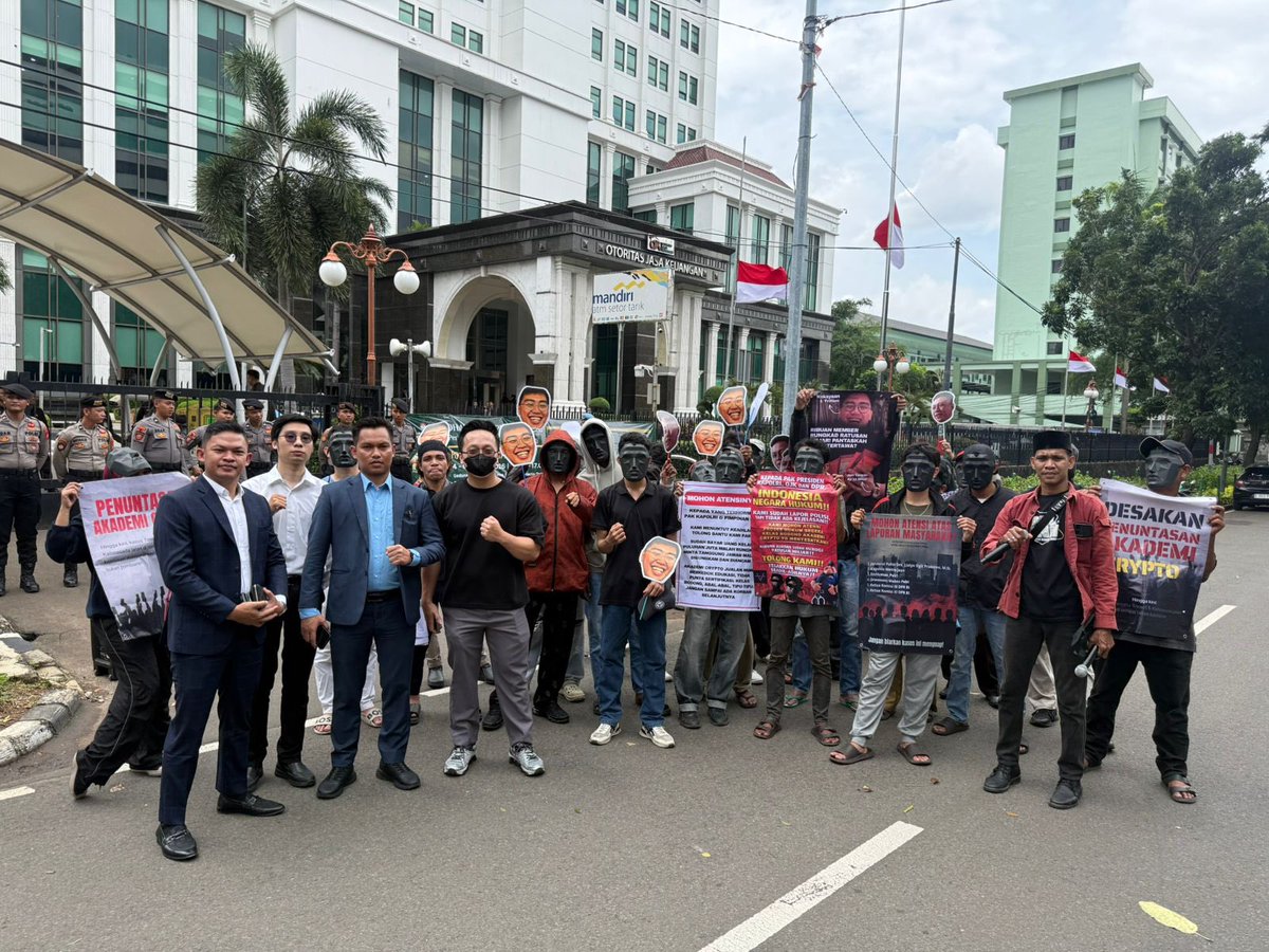 skyholic888 tweet media