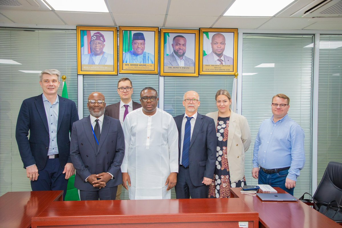 Galaxy Backbone tweet media