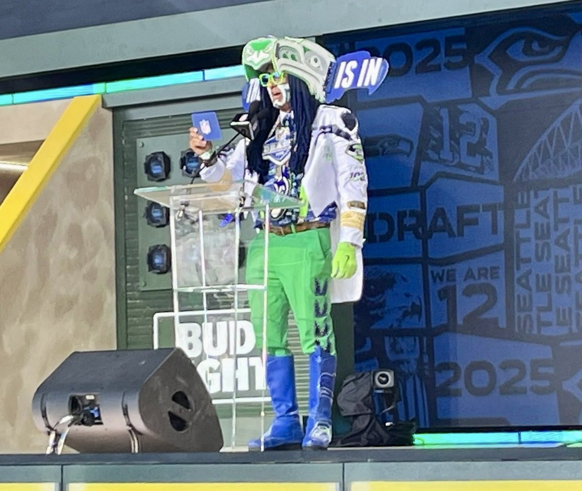 Captain SeaHawk tweet media