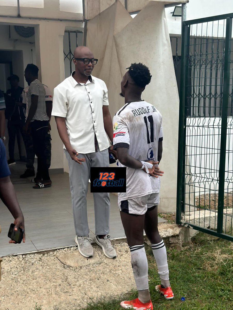👀 Medeama SC head coach Tanko Ibrahim spotted with Swedru All Blacks forward Rudolf Junior Nana Mensah after their league clash.

Should Medeama make a move for Rudolf ahead of next season? 🤔🔥