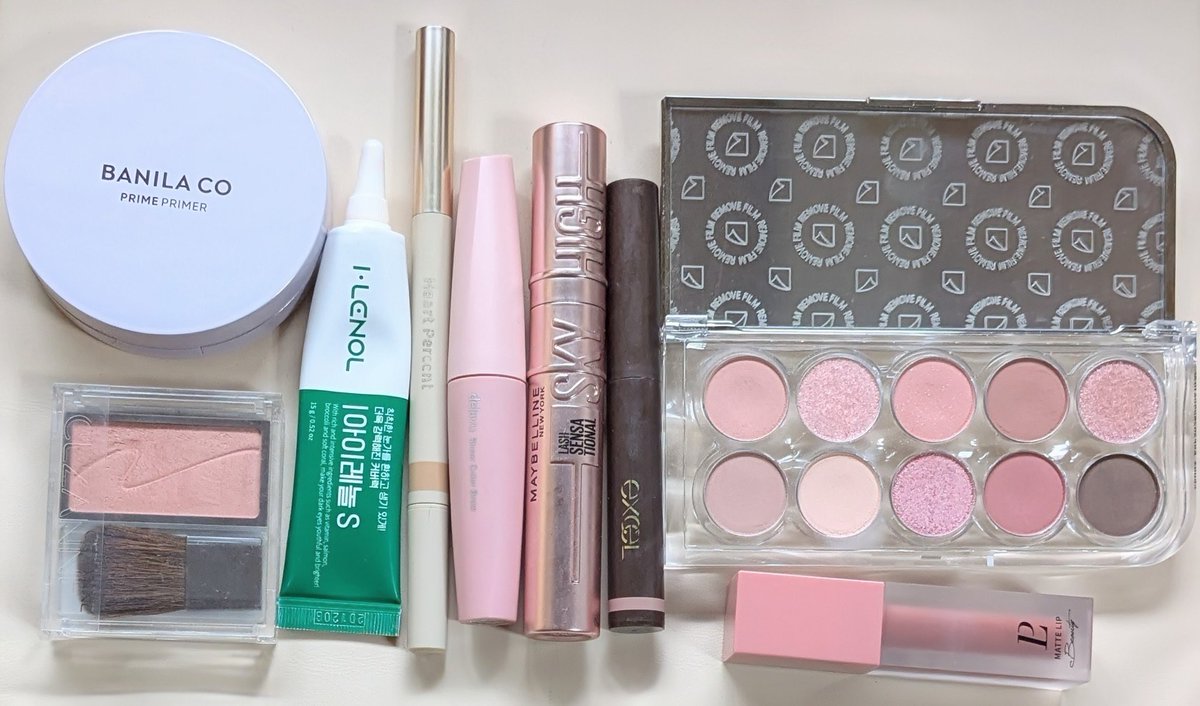 カラコン新しくしたら、やぱ雰囲気変わるなぁ！みんなは、くっきりとふんわりどっちが好き？🥰
#今朝の洗いざらい
他、モニター中。眉マスカラはシアーベージュ。ロサビーチをふんわりめにのせた💕フォギーローズで血色感✨️ルポレムさんのマットリップ1本でいきたいところだけど、足し💄❣️