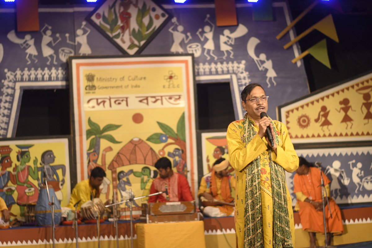 ezcckolkata's tweet photo. Eastern Zonal Cultural Centre, Kolkata Ministry of Culture, Government of India presents Dol Basanta 3 Day extravaganza of poetry, dance, and music from 2 - 4, March, 2026 at Srijani Shilpagram, Santiniketan.
The colourful essence of Dol Basanta, rich in cultural amalgamation, vibrantly welcomed spring.
Highlights from the Baul Fakir Sandhya.
#CultureUnitesAll
@MinOfCultureGoI  @AmritMahotsav @gssjodhpur @Rao_InderjitS