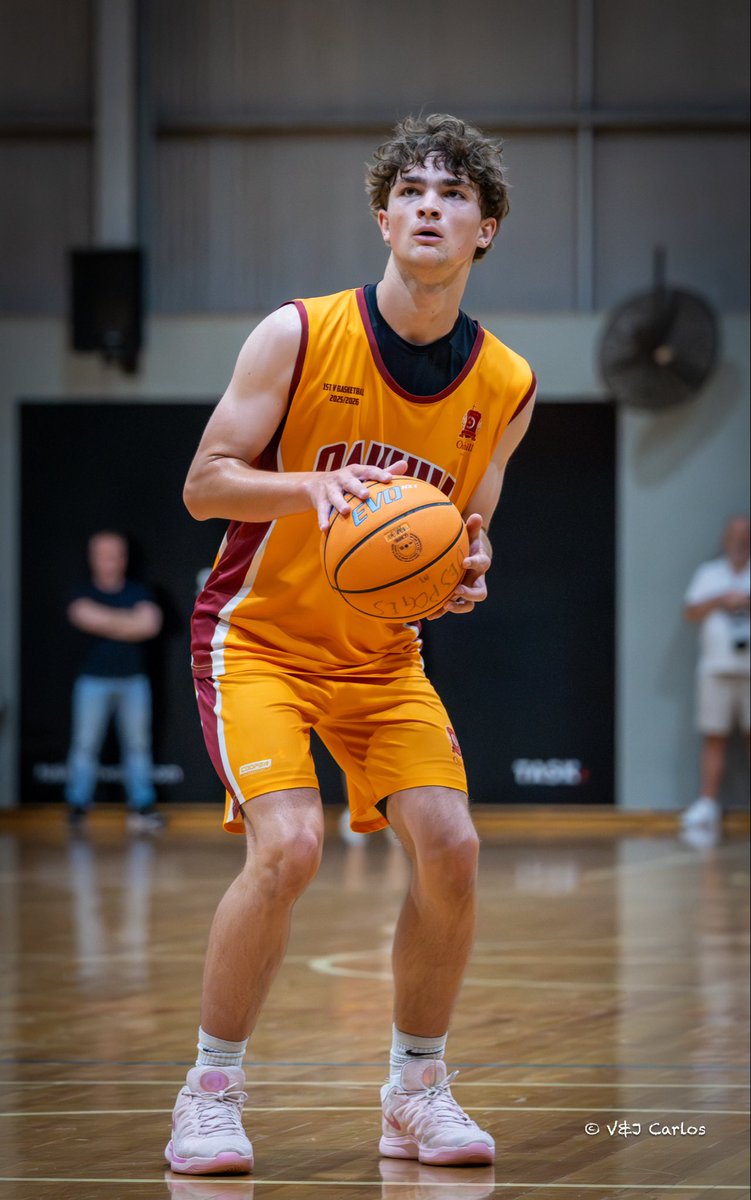 Lachlaninmotion's tweet photo. Action shots at Oakhill College High School game. #hoops #basketballplayer #basketball #classof2028 #RecruitMe https://t.co/rlAGMMChYs