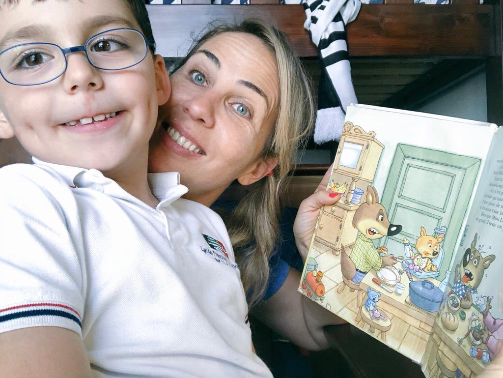 PinkTaxiRunner's tweet photo. "La tendresse a des secondes qui battent plus lentement que les autres." - Romain Gary #monneveu il y a longtemps @SoleneVosse https://t.co/CuHD8VJKPJ