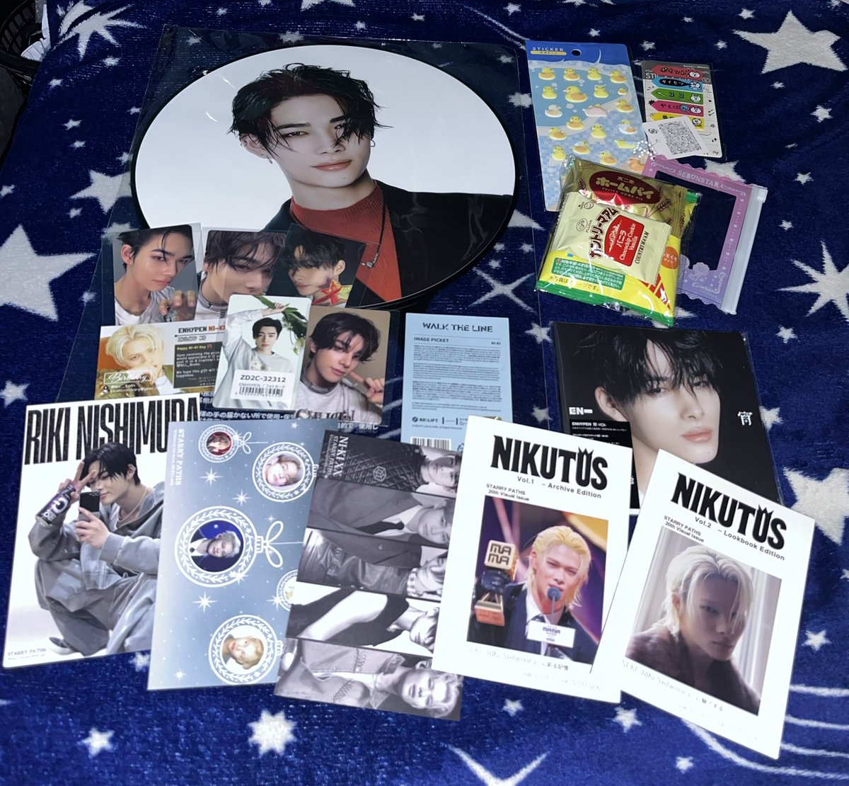 akemi ✰ tweet media