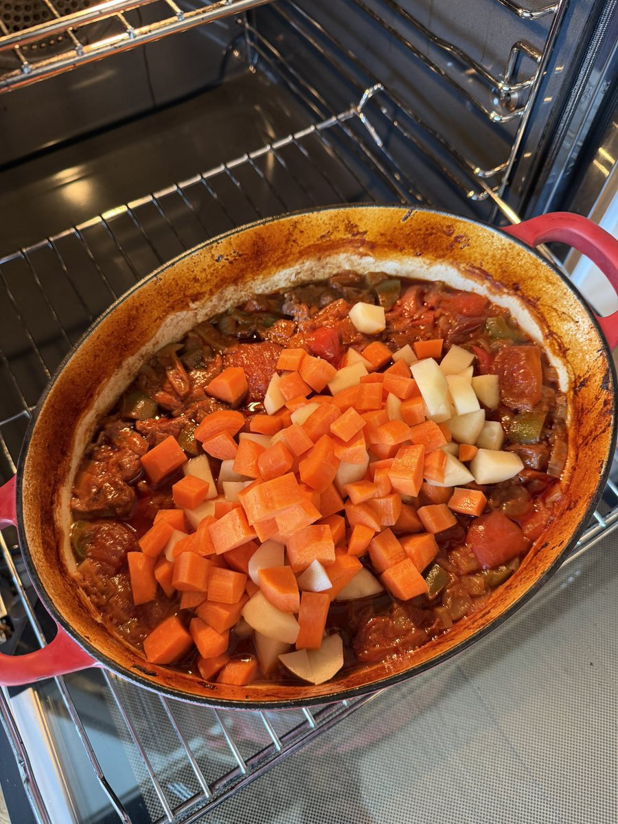 DustyPee's tweet photo. Oh, almost forgot I’m doing a #GHBS (Goulash Hungarian beef stew) https://t.co/SCzVgdmlWY