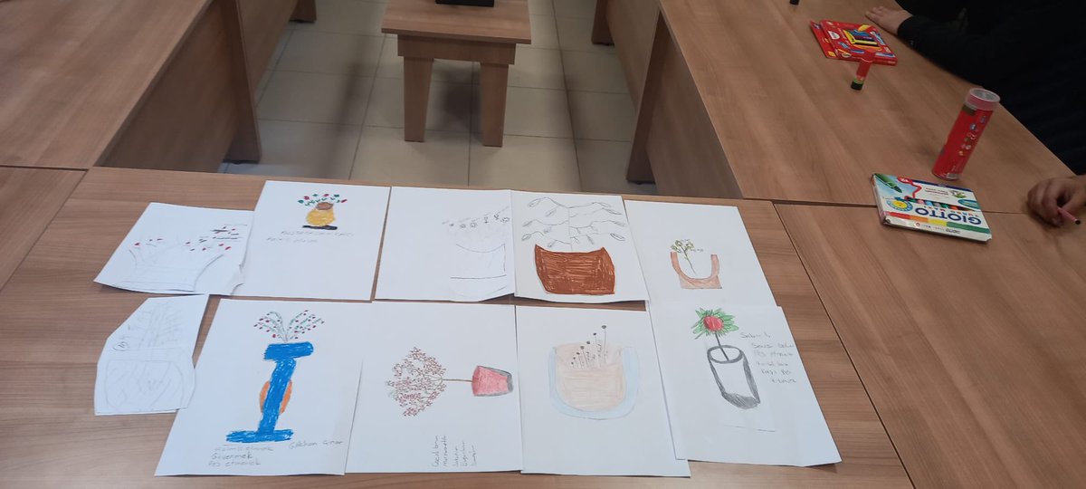 Çankırı Denetimli Serbestlik Müdürlüğü seminer salonunda gönüllü çalışanımız Mehtap ARITÜRK tarafından yükümlülere Bilinçli Farkındalık Yaklaşımı semineri ve Sanat Terapisi etkinliği yaptırılmıştır.
Hocamıza katkılarından ve emeklerinden dolayı teşekkür ederiz.