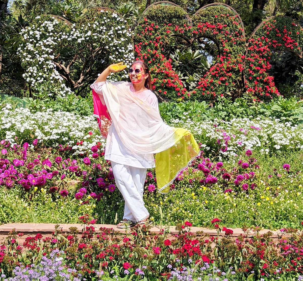 SoloWandergram's tweet image. फूलकुमारी को ठंडाई बिल्कुल भी नहीं चढ़ी है😅🥳🎉
#colormehappy 
#Holi2026