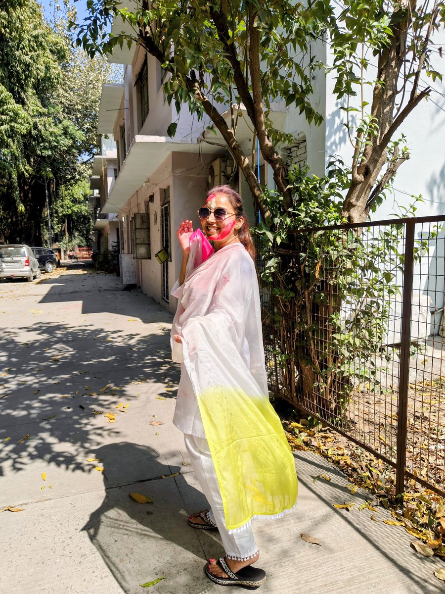 SoloWandergram's tweet image. फूलकुमारी को ठंडाई बिल्कुल भी नहीं चढ़ी है😅🥳🎉
#colormehappy 
#Holi2026