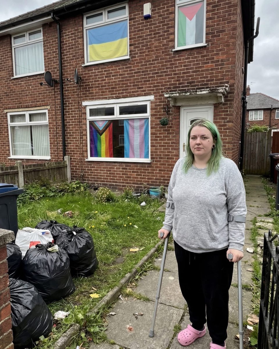 A picture that lacks hope and one of the biggest reasons that this country is toast! 🫣

Imagine the state inside, I reckon the flags simply hide the mess.🤢