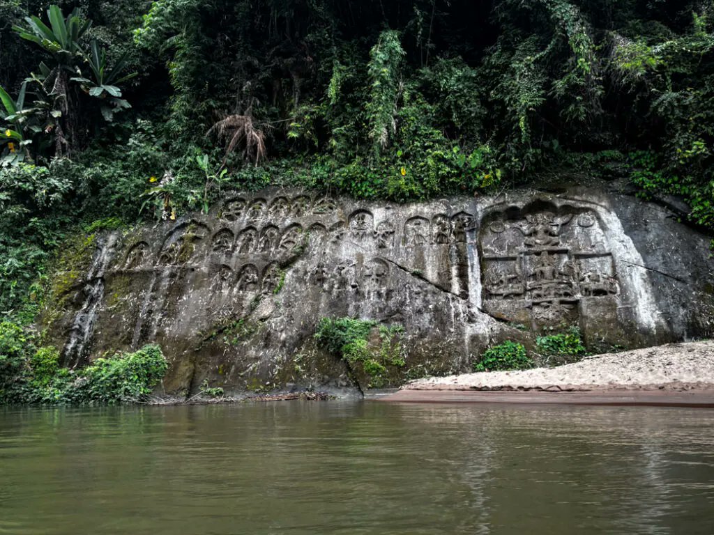 chidanand33's tweet photo. đǍ CHABIMURA â Tripuraâs Hidden River Marvel! đǍ
Ancient rock carvings of Durga & gods on steep cliffs đ˛đ
Boat ride along Gomati River through lush forests đŖââī¸đŋ
15th-century mystery in the mini-Amazon! â¨đŽđŗ
#Chabimura #TripuraTourism #RockCarvings #HiddenGems #IncredibleIndia