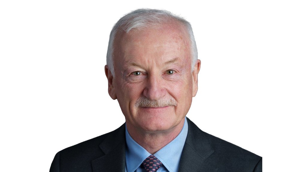 MiningWeekly's tweet image. [𝗚𝗢𝗟𝗗] “ . . . we are maximising our core portfolio, in West Africa, by targeting six- to nine-million ounces of brownfield discoveries to improve the quality of our mines,” says @EndeavourMining CEO Ian Cockerill. 𝗥𝗲𝗮𝗱 𝗺𝗼𝗿𝗲: bit.ly/4uouG0v
#Gold #Exploration