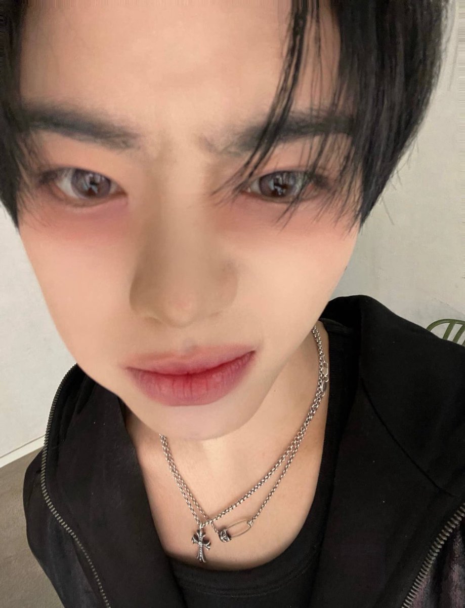 Wuxmav's tweet photo. 무료 서비스는 가오꽉꽉멋진고양이면서
유료 서비스에 자기 여자들을 위한 애교♡볼빵빵♡ 인거 언제 안조음.. https://t.co/6S92Qnwiaz