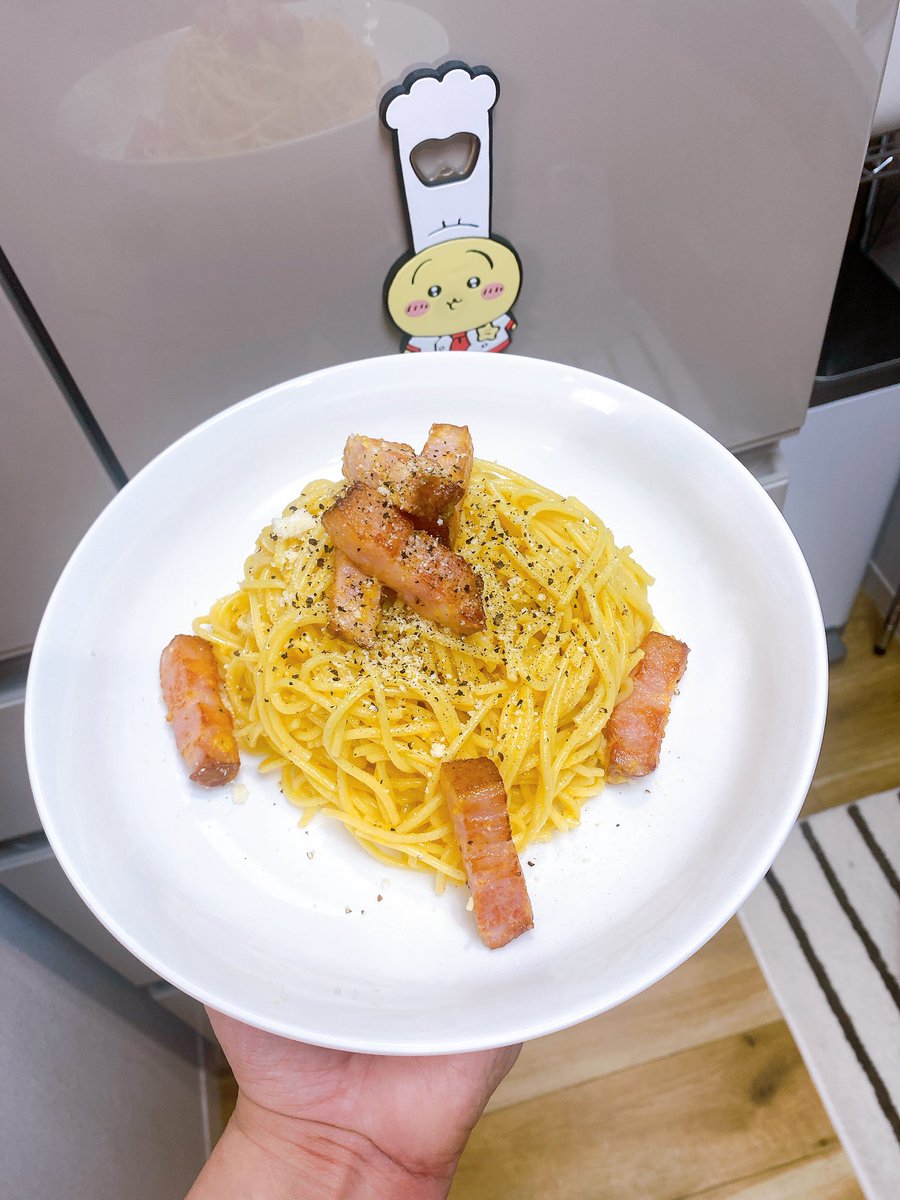 24Rzy's tweet photo. 最近の料理たち🥘

本場風カルボナーラ
トマトと鴨肉のカルパッチョ 大葉ソース
自家製ガーリックトースト
〆のガリバタライス 大葉を添えて https://t.co/PWQwzrNTFE