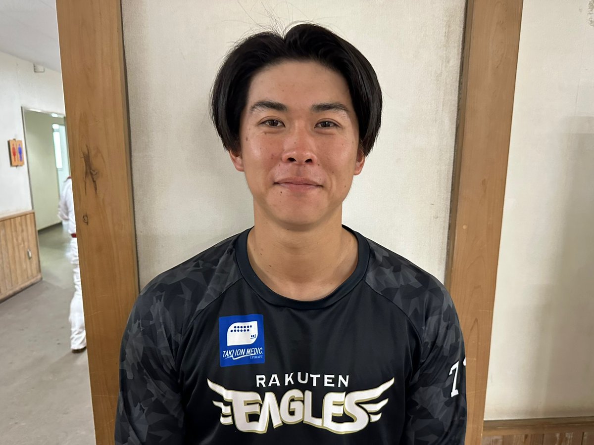 Rakuten__Eagles's tweet photo. 一軍昇格後、初登板！

無失点ピッチングの #柴田大地 選手🐕

「もう少しシャキッとしないとです」
ということで...
猫背からの、姿勢◎バージョン🤲

#RakutenEagles
#強鷲革新 https://t.co/6LTdKKqvDh
