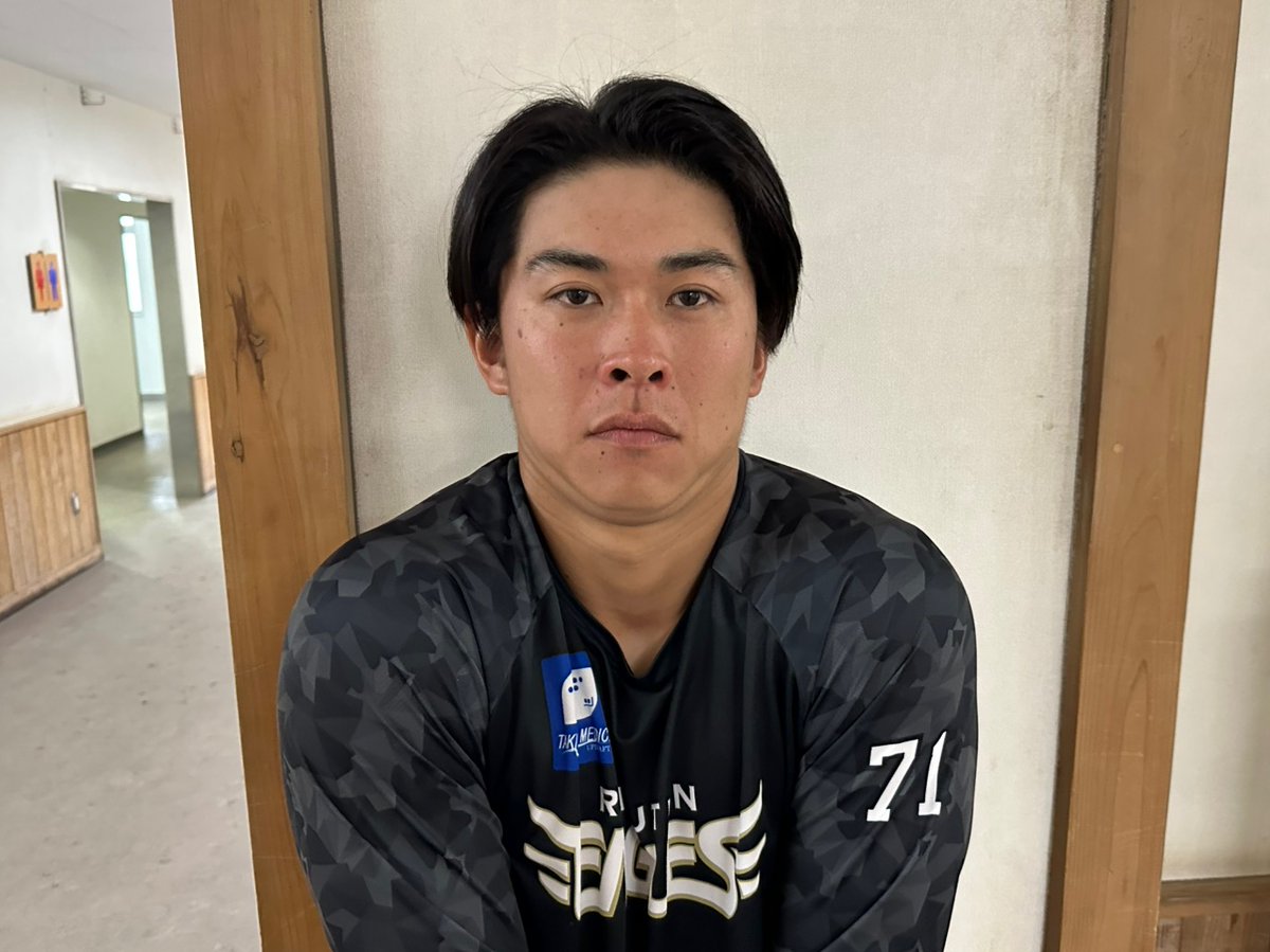 Rakuten__Eagles's tweet photo. 一軍昇格後、初登板！

無失点ピッチングの #柴田大地 選手🐕

「もう少しシャキッとしないとです」
ということで...
猫背からの、姿勢◎バージョン🤲

#RakutenEagles
#強鷲革新 https://t.co/6LTdKKqvDh