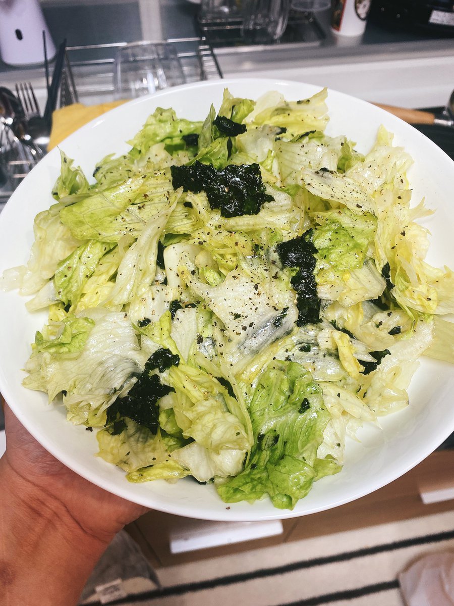 24Rzy's tweet photo. 鶏胸肉のポルケッタ
温玉乗せガーリックポテト
自家製チョレギサラダ https://t.co/xC1wwj9SLf