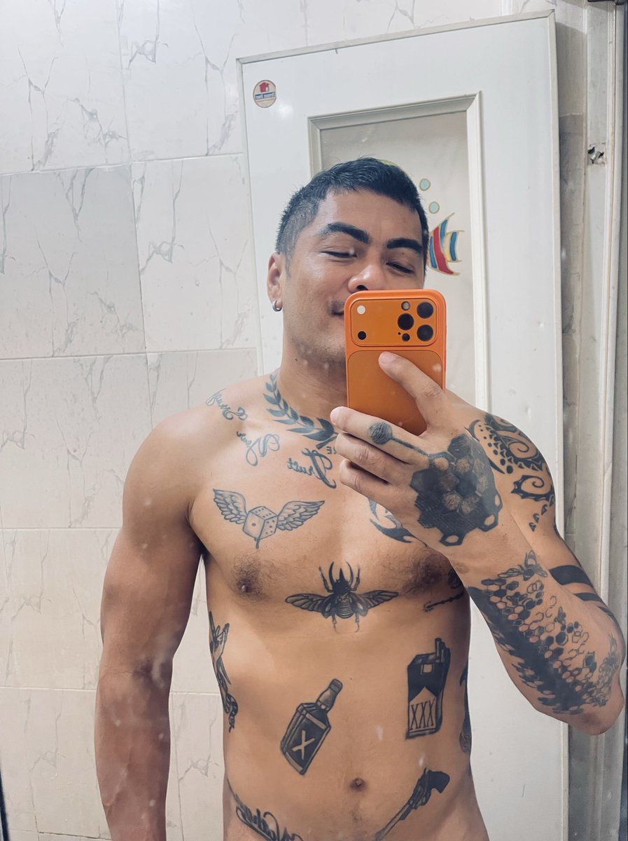 itsNathMosphere's tweet photo. Headlock kita. https://t.co/RcEtDmBmIO