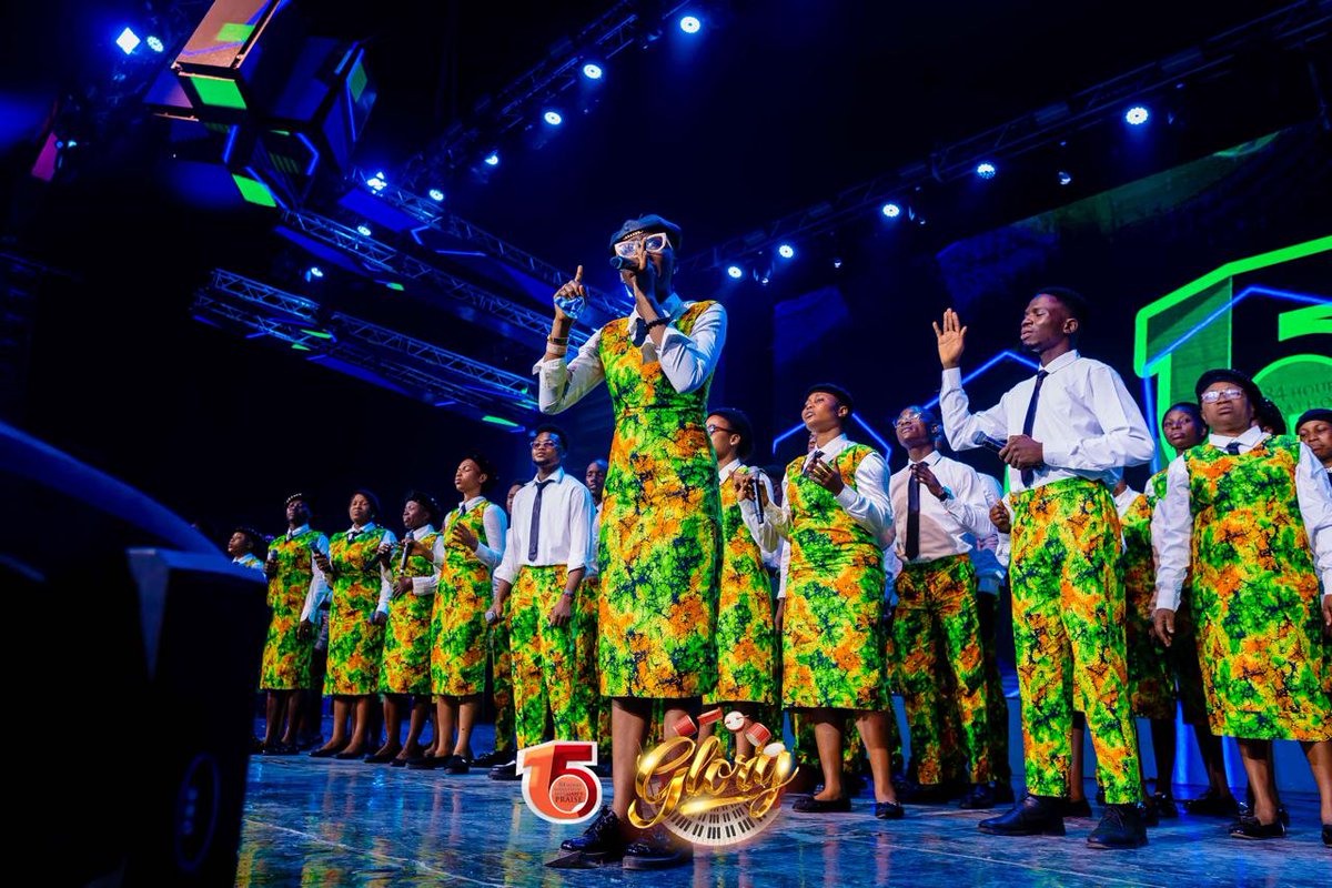 dovetv's tweet image. Lifting our voices and our spirits! Youth Province 15 Choir bringing the fire today.

#MMPraise
#84HoursMMPraise
#Glory
#DoveTelevision
#DoveTv
#OHPrimeTV