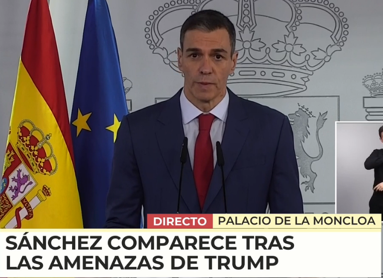 BECAES_'s tweet photo. NO LO PUEDO ESCUCHAR.
Yo ya le grito a la pantalla cuando aparece y no reproduzco lo que digo porque no quiero dormir en el calabozo.

MALDITO HIJO DE PUTA, ojalá el karma te haga pagar bien caro hasta el final de tus días, cabrón, enfermo, TRAIDOR, CORRUPTO.

# Pedro Sánchez # https://t.co/FB38LHBnAz