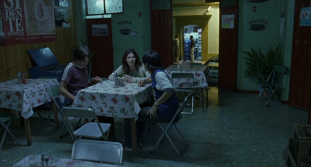 CinemaScene404's tweet photo. Y tu mamá también (2001)
Dir: Alfonso Cuarón https://t.co/Hy1XPQzdD3