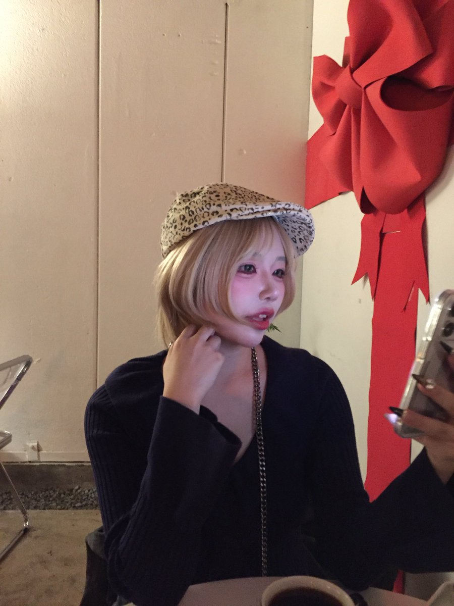 vI5jm's tweet photo. リナインクリニック(@renine_jp )でダイエット薬を貰ってから2週間経ったからレポする🥹
結果は2週間で4キロ落ちた🥲✨️目標はこのままあと4キロ落とす！

私が今までしてたダイエットは短期間にこんなに落ちたことがなかったから痩せれるか不安だったけど、目に見えて痩せていくから楽しくなってダイエット脳になっていった気がする🧠…💭

私的にめっちゃ良かった点は3食ちゃんとお腹がすくけど、少量で満足するし、お菓子とかカップ麺とかジャンキーなものを食べたい気��ちが全く無くなったことかも！

この2週間で運動面は意識的に1万歩以上は歩くようにして、多い時は3万歩くらいウォーキングしたよ🚶‍♀️

私的に副作用も大丈夫だったし、今まで飲んだダイエット薬の中で1番ダイエット薬初心者の人たちも飲みやすそうと思った！

3枚目beforeだよ😭ぱんぱん😭