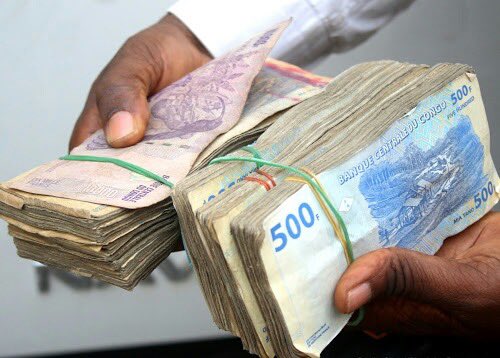 Trezel_babs's tweet photo. Chers gouvernants, le peuple ne vous attribue pas son pouvoir pour votre enrichissement illicite,mais plutôt pour l’amélioration de son quotidien.

Allez dire que j’ai dit.

Revolutionaire aujourd’hui et à jamais💪🏾💪🏾 @Bobelvisoficiel @AleshOfficiel https://t.co/7HCttfeSWt