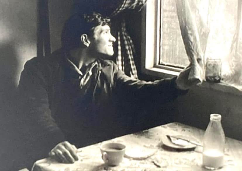 Birthday Boy 🎂Alan Sillitoe. His screenplays based on his debut novel Saturday Night and Sunday Morning and short story The Loneliness of the Long Distance Runner gave us two of my absolute fave films. Not bad for a lad who left school at 14, eh? What an absolute genius