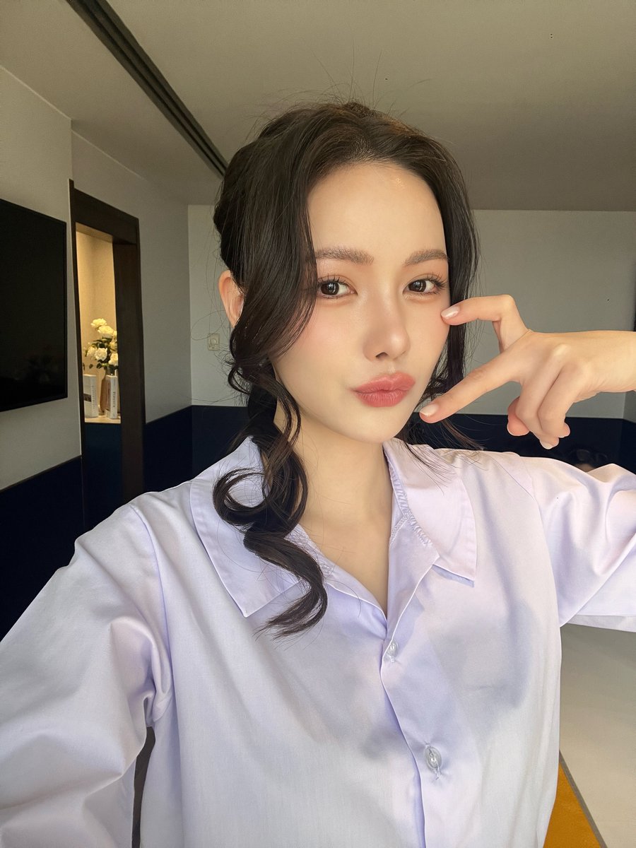 วันนี้คิวโรงแรมฮะ เริ่มเลอ

#SHADESQ6 
#ShadesGL