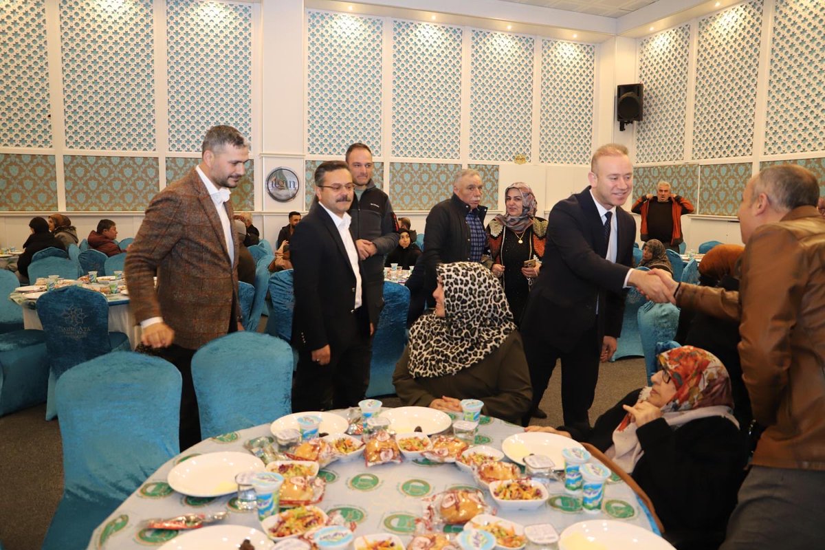 ilginkaymakam's tweet photo. Kaymakamımız Mustafa Maslak, ilçe protokolünün katılımıyla, Kaymakamlığımızca düzenlenen iftar programında, Şehit Ailelerimiz ve Gazilerimiz ile bir araya geldi. https://t.co/hAaN5xm1XP