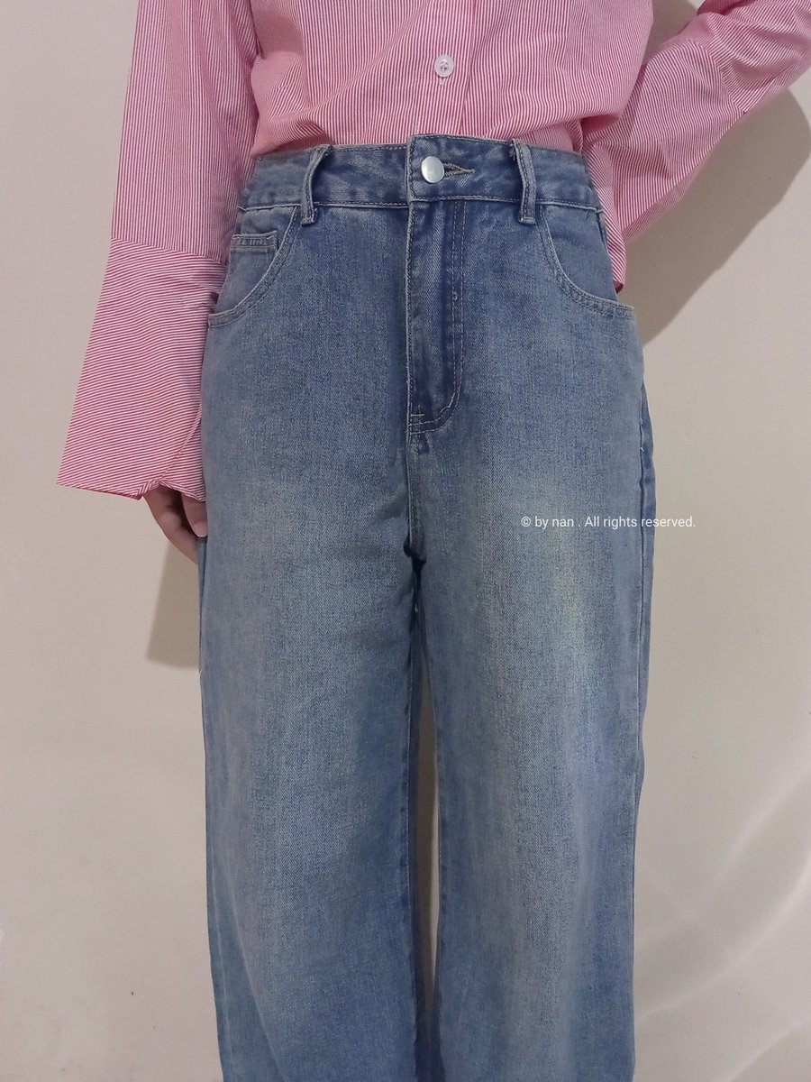 serapicna's tweet photo. LULU JEANS 
Cuma 100 ribuan tapi cakep banget 😍
Bahannya tuh lumayan tebel tapi ngga yang berat &amp; kaku gitu loh, jadi nyaman banget dipakainya 💙 https://t.co/Wz6AGvtTzA