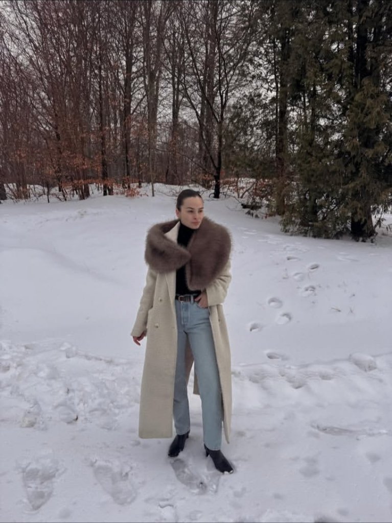 katiaann1994's tweet image. I felt like Amanda Woods from "The Holiday" here😄😎 and I hope this is the last post with snow ❄️🌨️ around 
#everydaylook #winter #winteroutfit #singlemomlife