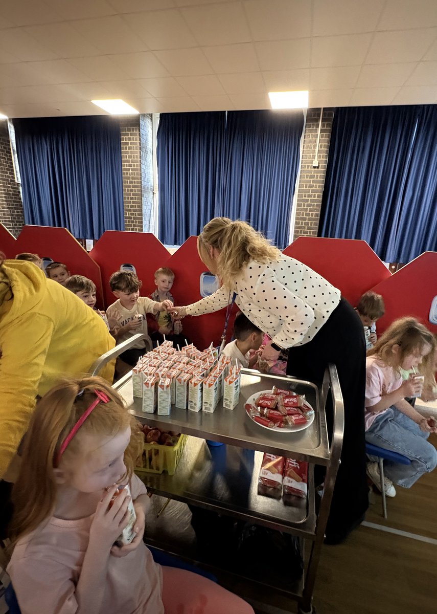 Rowena Academy tweet media