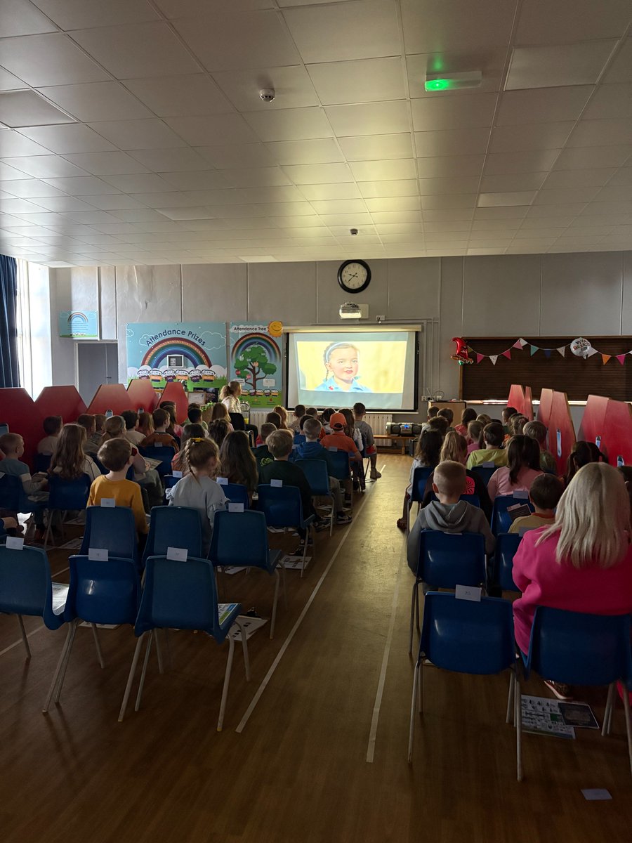 Rowena Academy tweet media