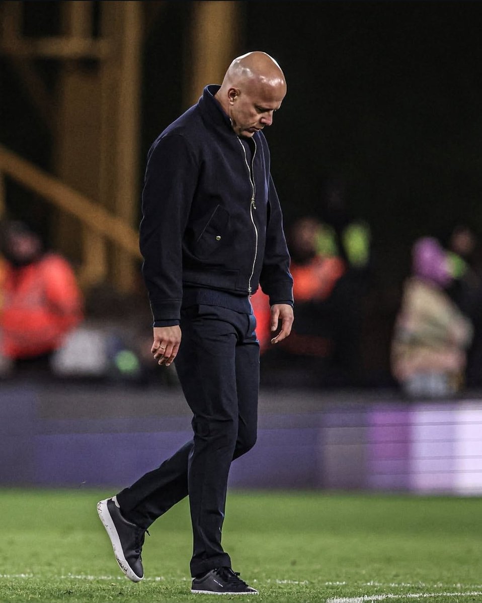 PoojaMedia's tweet photo. Mr. I don't like corner kicks. 

Oya score normal goals na 😭 https://t.co/VmUUv746wD