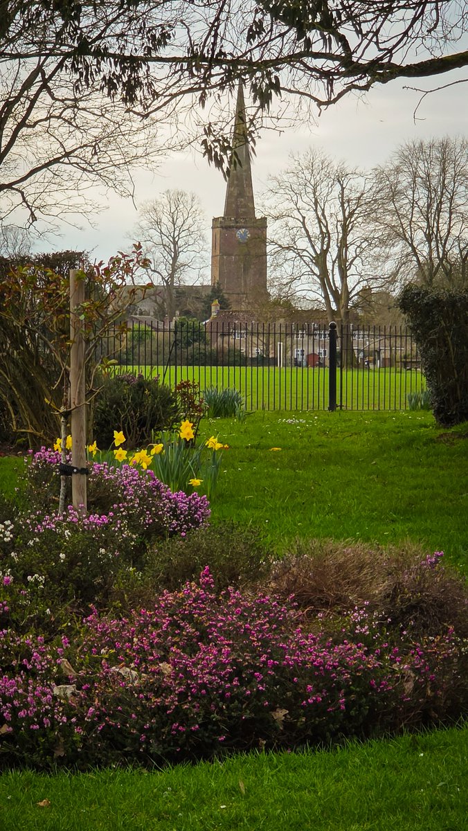 missmayo1984's tweet photo. Love this view when visiting one of our favourite parks in #Lydney #Gloucestershire 

@BBCGlos @GlosLiveOnline @BBCTheOneShow #springisnear  #uk https://t.co/v5AUfjDmkz
