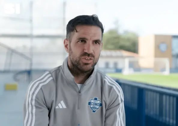 JuanHeart2016's tweet photo. 🚨🎙INTERVIEWER: Fans have been posting video clips of you crying after being substituted in your last game for Chelsea, but you weren't seen crying when you left Arsenal. What do you have to say about that?

🗣 Cesc Fabregas: "To be honest, I've come across a post like that before, and I just smiled, but it was very emotional for me. While I was playing for Arsenal, I saw Chelsea as a rival. In fact, I never would've thought I'd be a Chelsea player one day".

"But, for me crying after my last game for Chelsea, it was something I couldn't control. It was a very emotional moment for me. Despite joining the club from a rival club. the fans showed me love beyond imagination. I was so loved at Chelsea that I started thinking I wished I'd started my career at the club".

"And another reason was that Chelsea gave me what was difficult for me to get at Arsenal. No disrespect to Arsenal; I love Arsenal as well because it was from there Chelsea noticed me. I'm happy to have been able to win trophies with Chelsea, not just play for them".

"Hopefully, one day I'll be a coach at one of those two clubs. It's a dream for me."