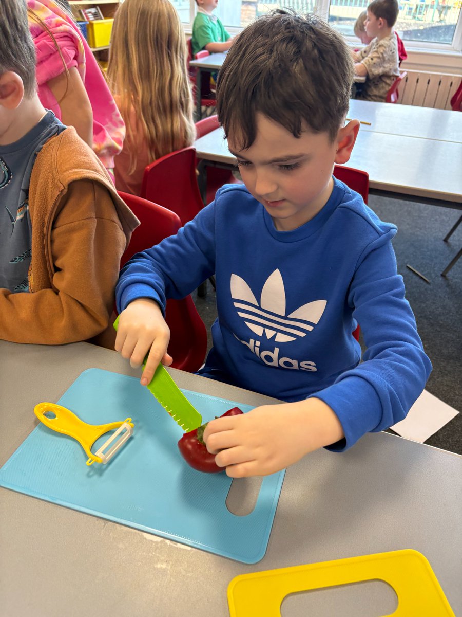 Rowena Academy tweet media