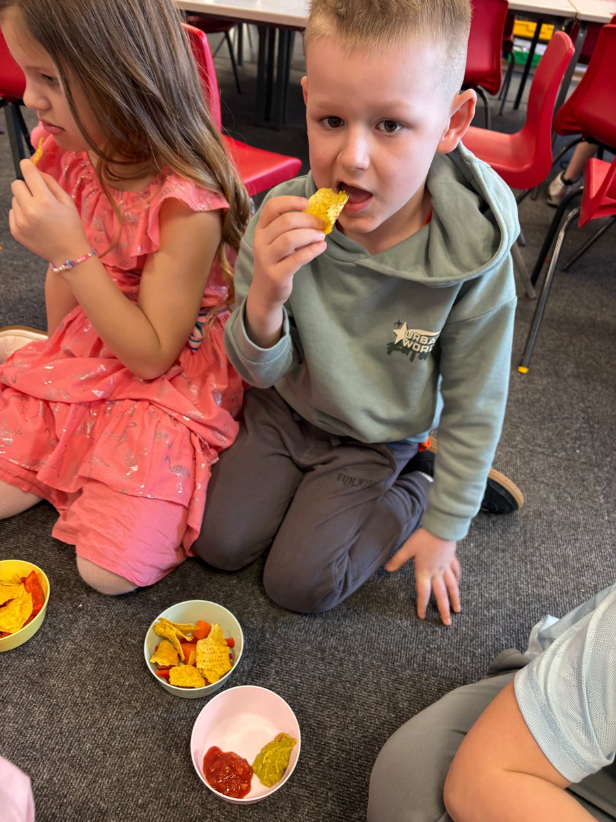 Rowena Academy tweet media