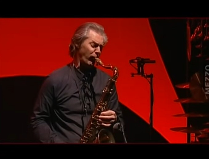 cifujazz's tweet photo. AN GARBAREK, saxos, clarinete, flauta y compositor. 04-03-1947
Hermoso tema compuesto por Carlos Puebla, dedicado al Comandante Che Guevara.
--Jan Garbarek “Hasta Siempre Comandante” (C. Puebla)
https://t.co/A7JBtS18XM
#Jazz https://t.co/sTQzGE3beh